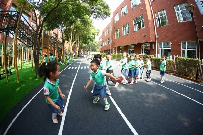 陕西各学校开展欢庆六一活动童心飞扬多彩盛宴(图1)