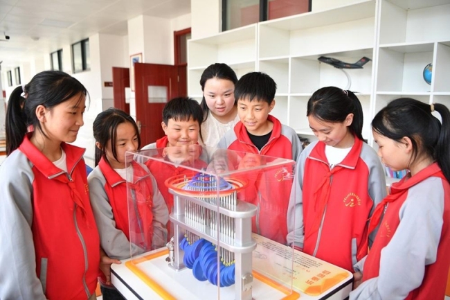 陕西各学校开展欢庆六一活动童心飞扬多彩盛宴(图4)