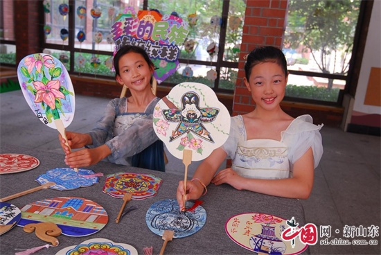 青岛即墨：多彩实践课巧手绘扇面(图4)