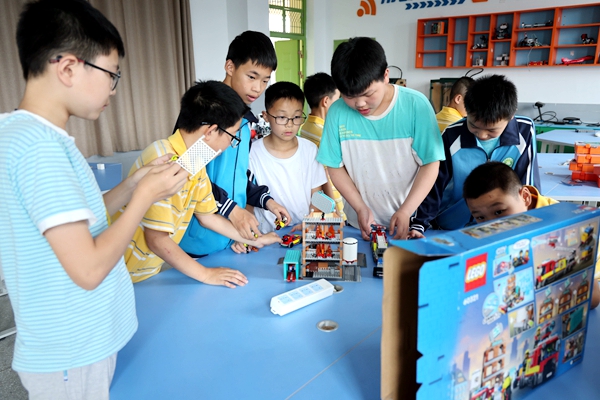 竹溪县探索推进创客教育赋能学生全面发展(图1)