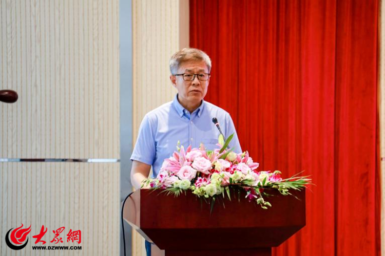 青岛大学文学与新闻传播学院举办2024届影视系优秀毕业作品展映活动暨青岛大学东唐数字影视产业学院揭牌仪式(图3)