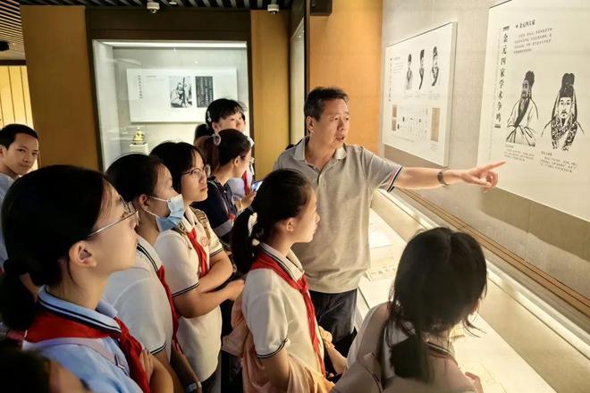 这群小“创客”走进名校名企探索科学奥秘！(图3)