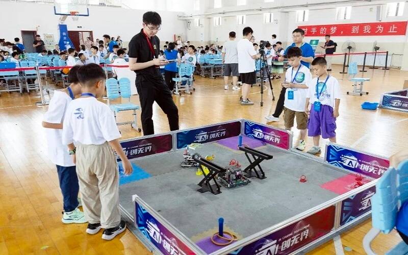 2024年世界机器人大赛-AI创无界山东省选拔赛在烟台高新区成功举行(图4)