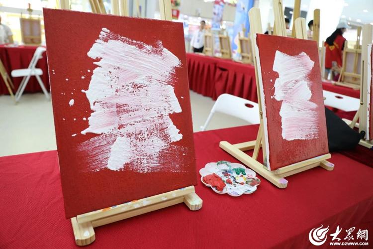 青年夜校临沭团县委：第九期石英砂肌理画手绘课程让艺术点亮生活(图2)