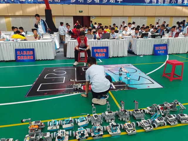 宝鸡市2024年学生信息素养提升实践活动暨第三届中小学生创客大赛在渭滨区成功举办(图4)