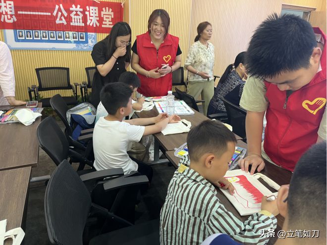 沈阳公益课堂进社区——画笔绘延安•精神咏流传(图3)