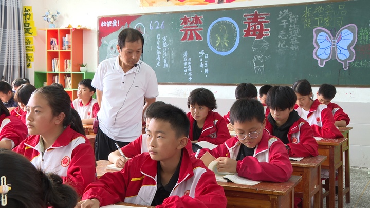 千里情相连携手绘篇章(图3)