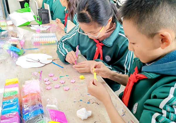 兴庆区实验二小（臻园分校）：让学生在课程活动中收获快乐与成长(图3)
