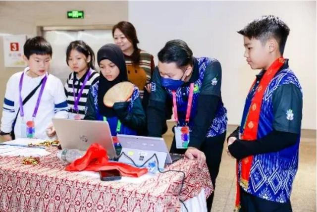 2024创客盛会暨“智炫”科技与艺术交流展示活动举行(图2)