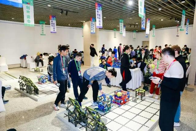 2024创客盛会暨“智炫”科技与艺术交流展示活动举行(图6)