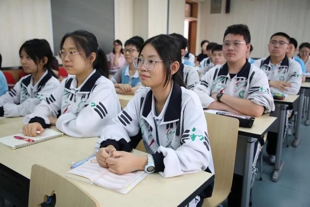 2024年教育课程改革方案出炉通知英语地位要下降了？(图3)