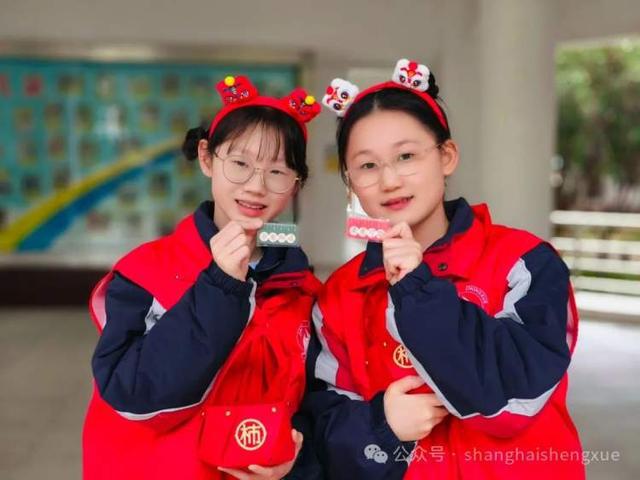 直击开学首日！“哪吒”迎新、非遗民俗秀…新学期名场面有你的学校吗？(图2)