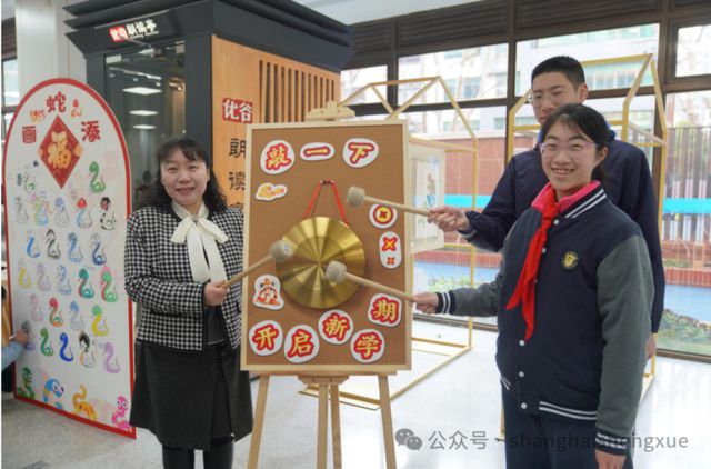 直击开学首日！“哪吒”迎新、非遗民俗秀…新学期名场面有你的学校吗？(图16)