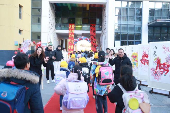多图直击！北京百万中小学生今日开学(图18)