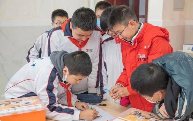 走进“人工智能+教育”试点校看AI如何影响课堂｜校长来了(图2)