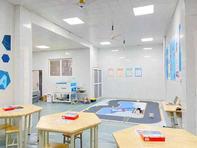 走进“人工智能+教育”试点校看AI如何影响课堂｜校长来了(图3)