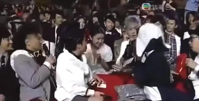 太突然！41岁歌手方大同去世去世原因曝光网友担忧薛凯琪状况(图5)