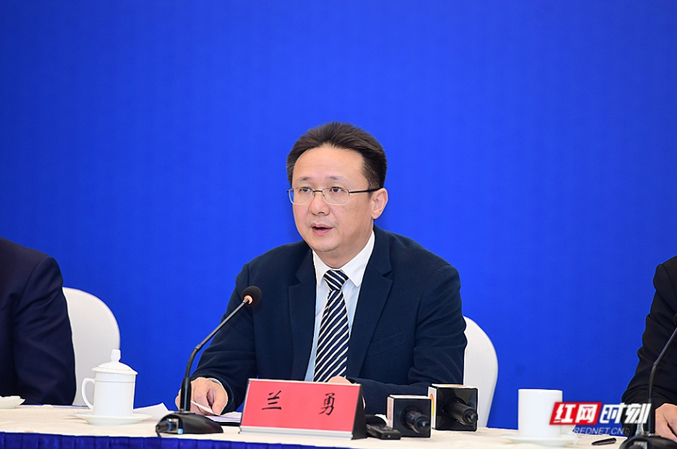 2025年“金种子杯”大学生创业大赛新闻发布会图文实录(图10)