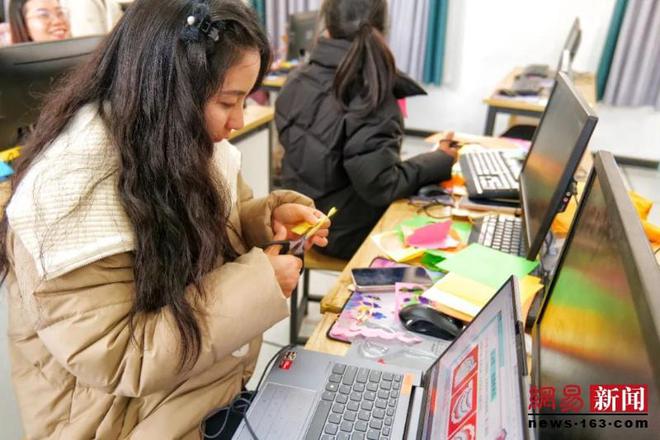 赋能实践教学助力素质教育漯河市举行中小学教师素养提升培训(图1)