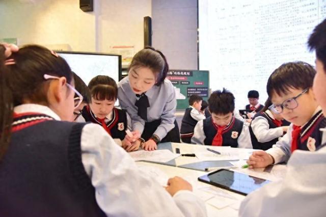 沪上3所百年老校齐聚探讨这门全国学生都在上的“新课”