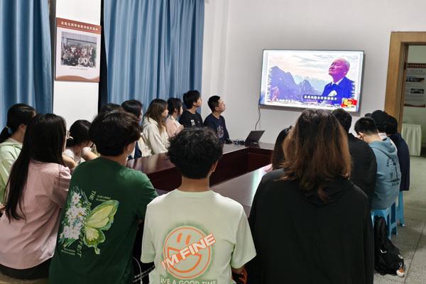 西南大学地理科学学院在“沉浸式思政课”中弘扬科学家精神