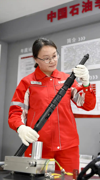 大力弘扬工匠精神他们奋斗的身影熠熠生辉(图3)