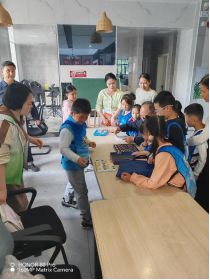 “绘出多彩童年”社区儿童绘画活动(图4)