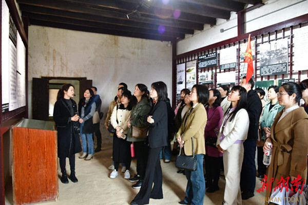 爱“莲”说丨雨湖区全域清廉建设新图景：从“红廉课堂”到“万家承诺”(图1)