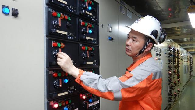 刘文兵：在“设备丛林”镌刻匠心