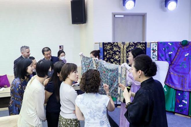 当青春与匠心相遇时京绣非遗传承人毕红：指尖绣出中国美(图4)