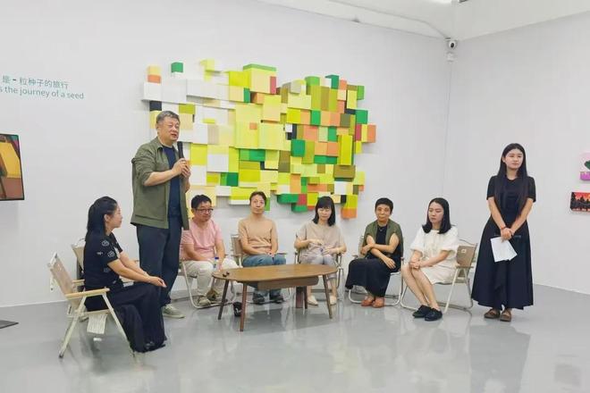 “正在生长——王波艺术疗愈展”开幕暨学术交流会(图2)