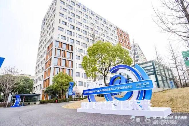 人形机器人的未来在哪里？海外归来的她有“答案”！(图2)