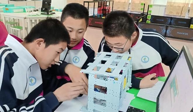 围场棋盘山中学：科技强本能创客花果红(图4)