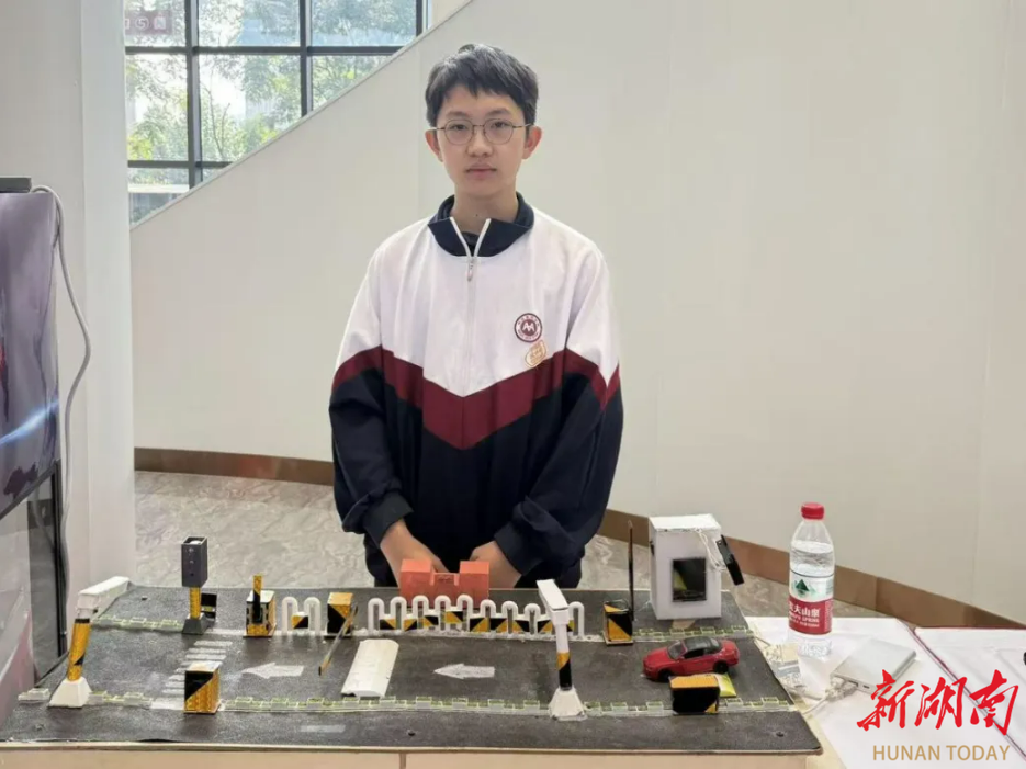 获优秀科创人才!这个少年把对老师的心疼做成了科创发明